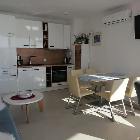 Bella Mare Apartment *