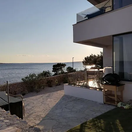 Bella Mare Apartment *